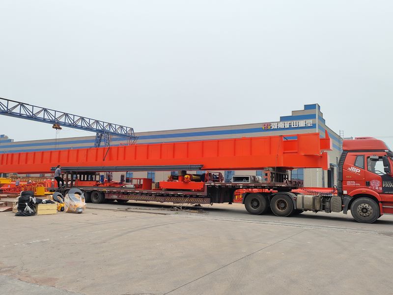 通用橋式起重機(jī) QDXX32/5t—27.7m 制作完成，發(fā)往陜西省銅川市交付客戶使用。