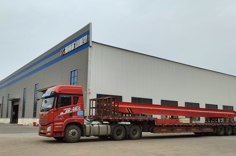 電動(dòng)單梁起重機(jī)3臺(tái) LD5t—16.8m LD3t—16.5m /2臺(tái) 制作完成，發(fā)往江西南昌交付客戶使用。