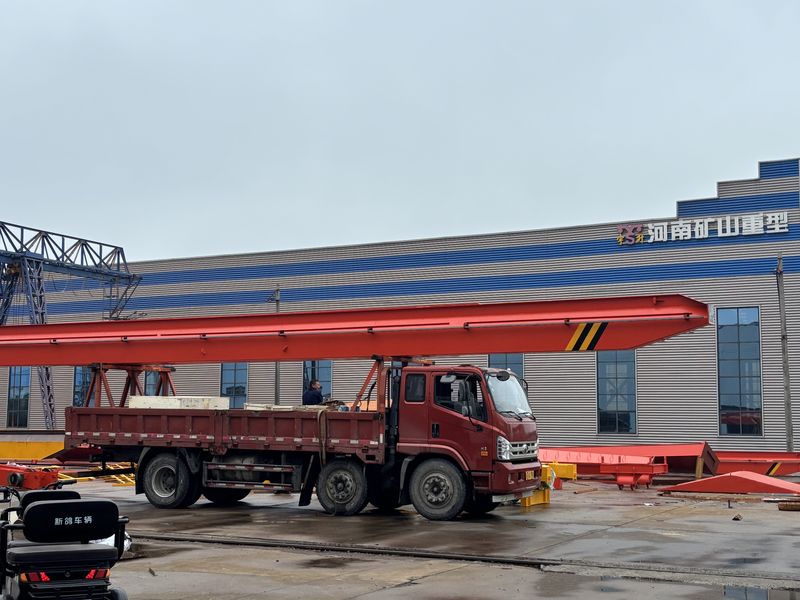 電動(dòng)單梁起重機(jī) LD5t-17m 制作完成  裝車(chē)發(fā)出